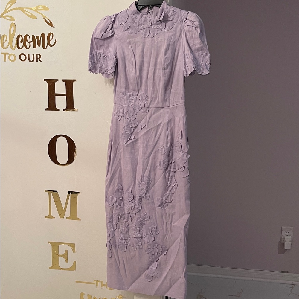 Antonio Melani
Willow Floral Applique Mock Neck Short Sleeve Midi Dress. - Picture 3 of 8